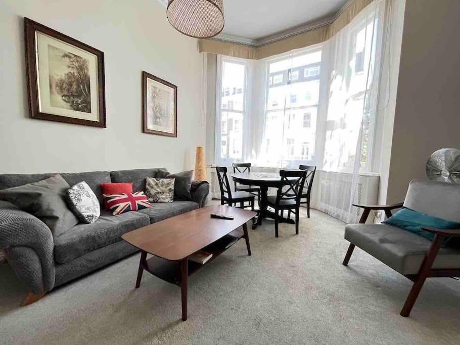 Wonderful Apartment In Earl'S Court Londýn Exteriér fotografie