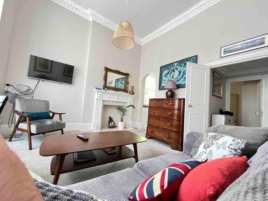 Wonderful Apartment In Earl'S Court Londýn Exteriér fotografie